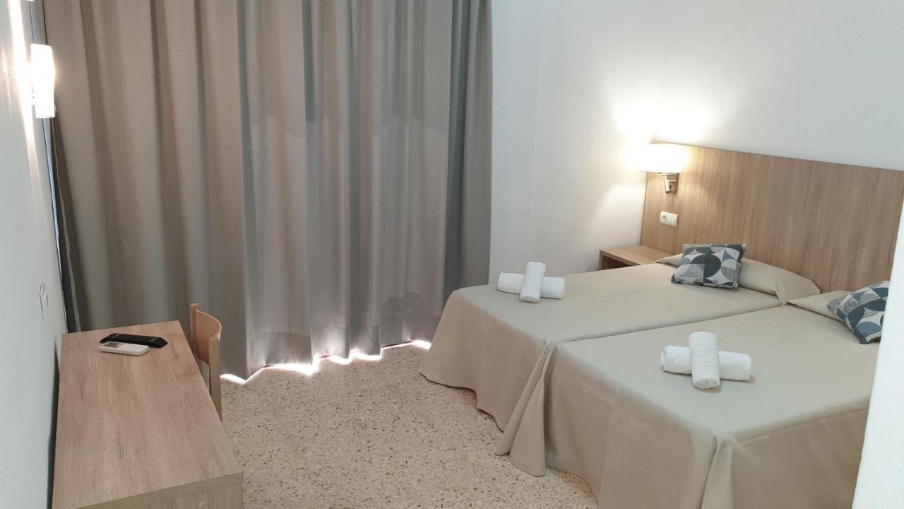 Hostal Mayol Santa Eulária des Riu Exterior foto