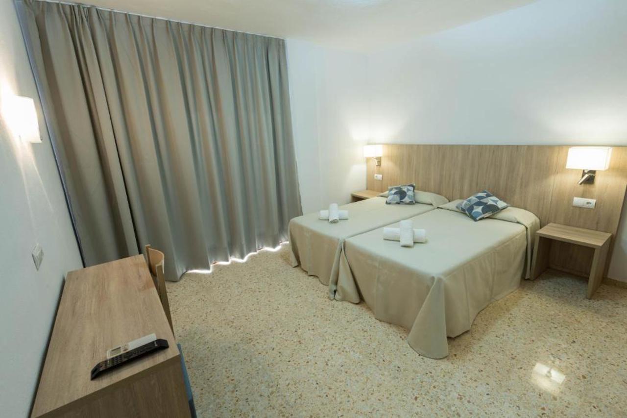 Hostal Mayol Santa Eulária des Riu Exterior foto