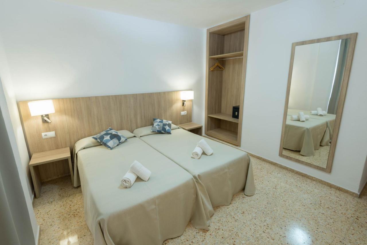 Hostal Mayol Santa Eulária des Riu Exterior foto